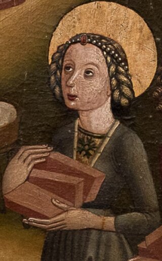 facing-katharina-amalberga-steine-tragend